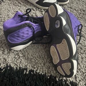 Jordan Boys 13 Retro Purple Venom/Black-White